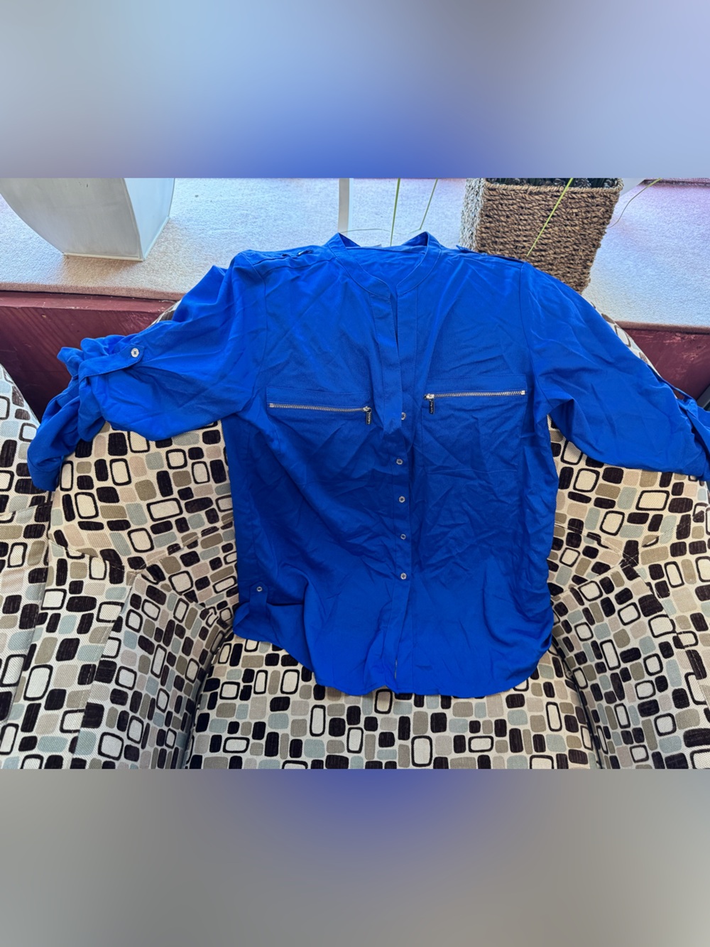 Women's Lightweight Zip-Pocket Shirt Jacket in Royal Blue